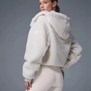 Women Sherpa Fleece Hooded Short Zip Up Jacket Soft Warm Winter Coat Cozy Puff Style Outerwear Comfortable Daily Wear for Autumn